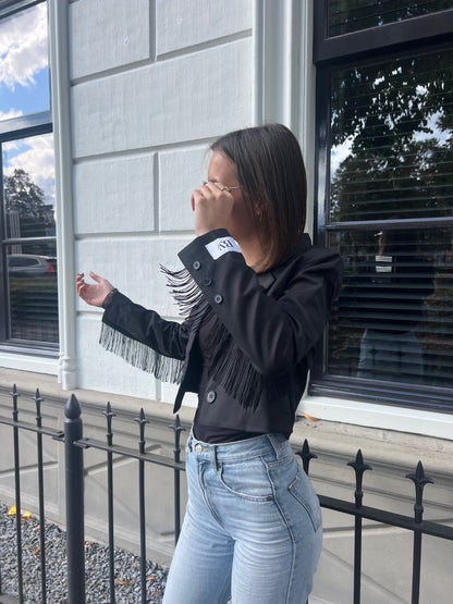 BLACK FRINGE BLAZER (SHORT)