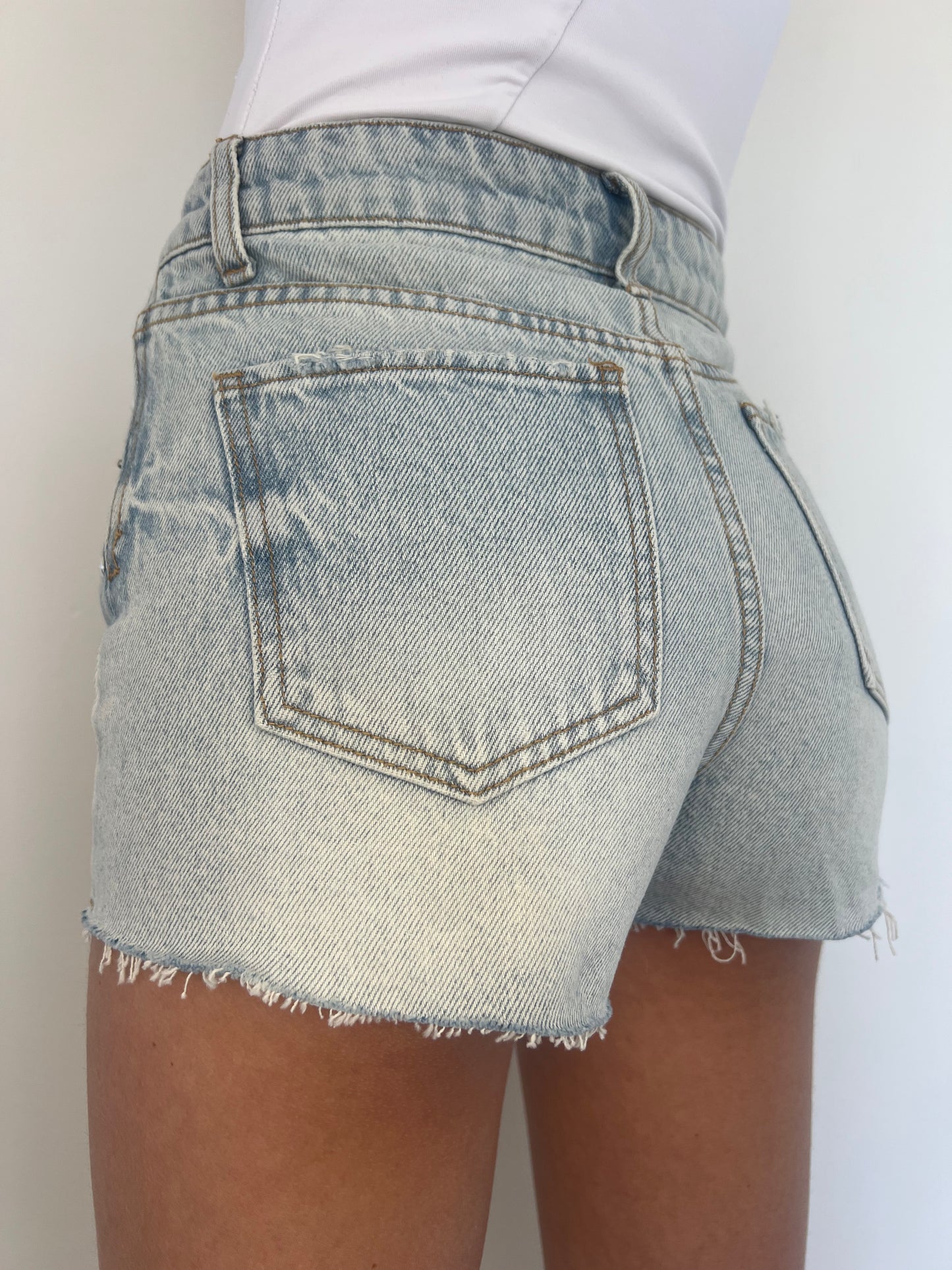 DENIM SHORT